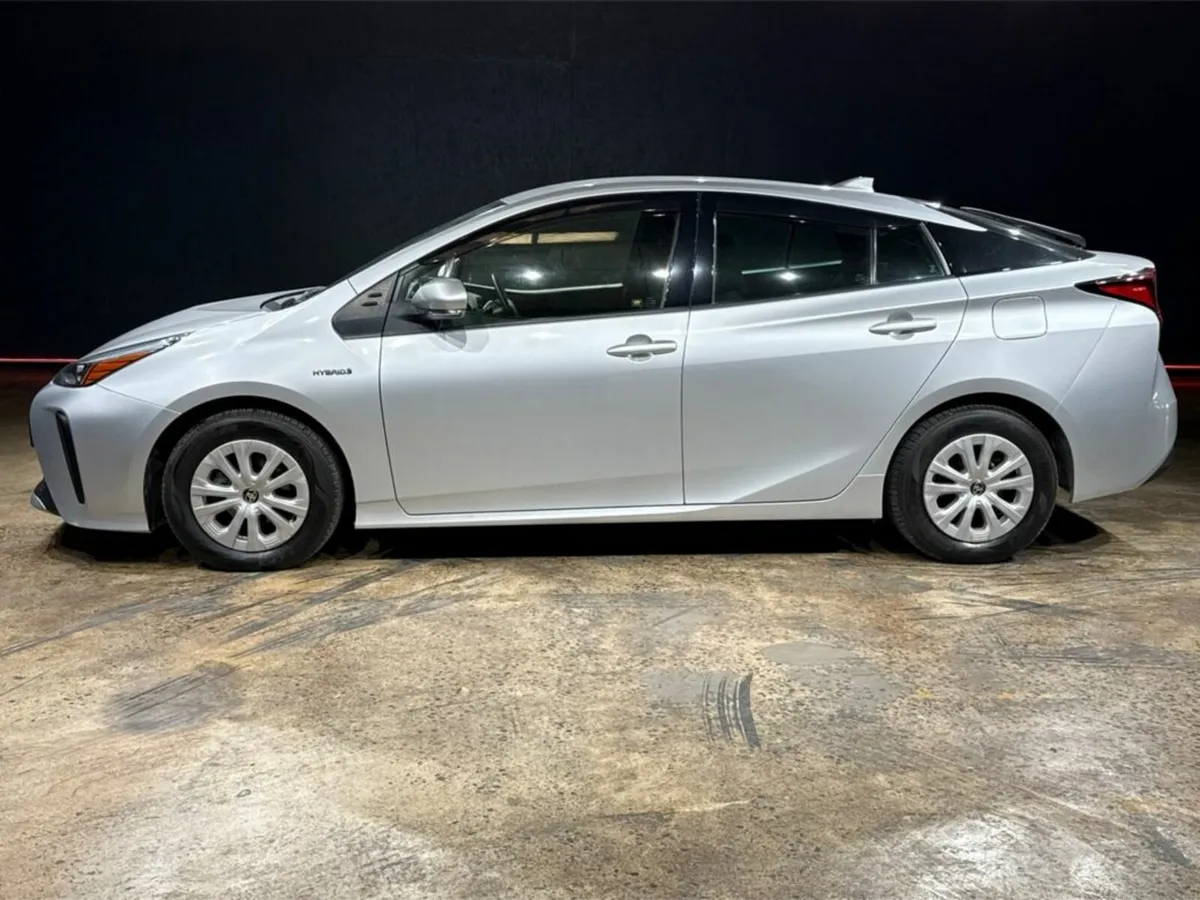 Toyota Prius 1.8 AUTOMATIC HYBRID - S EDITION - RE - Image 4