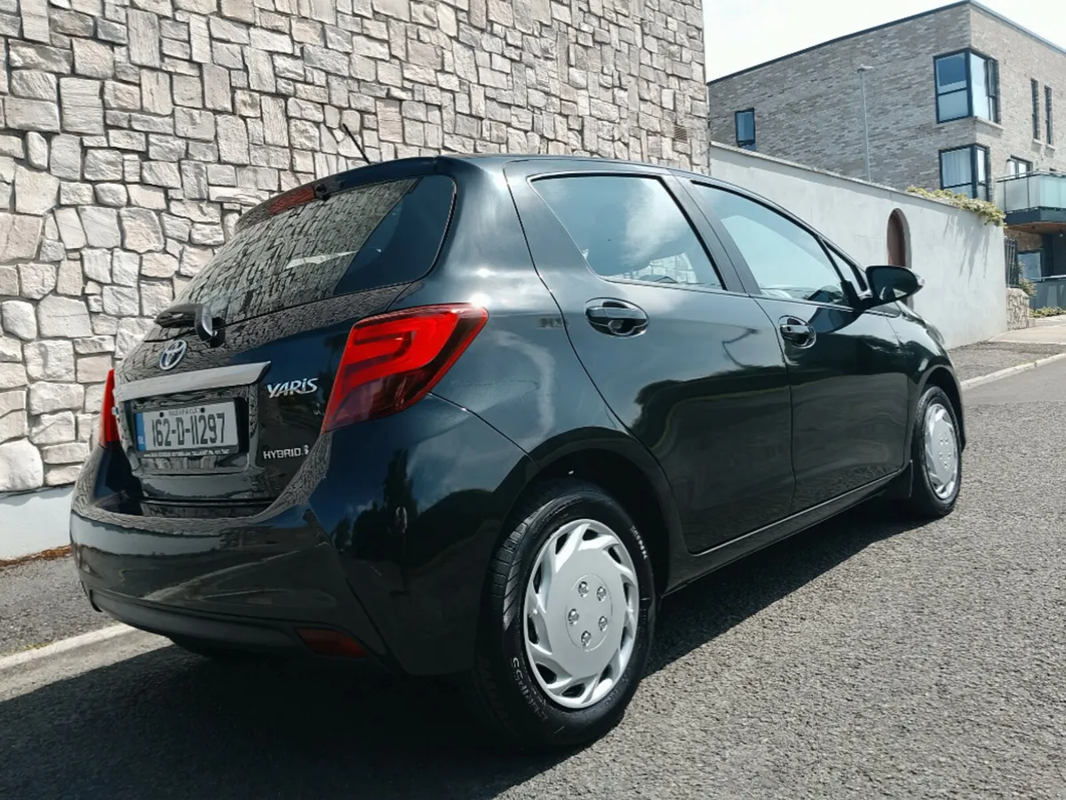 Toyota Yaris Hybrid Auto - Image 2