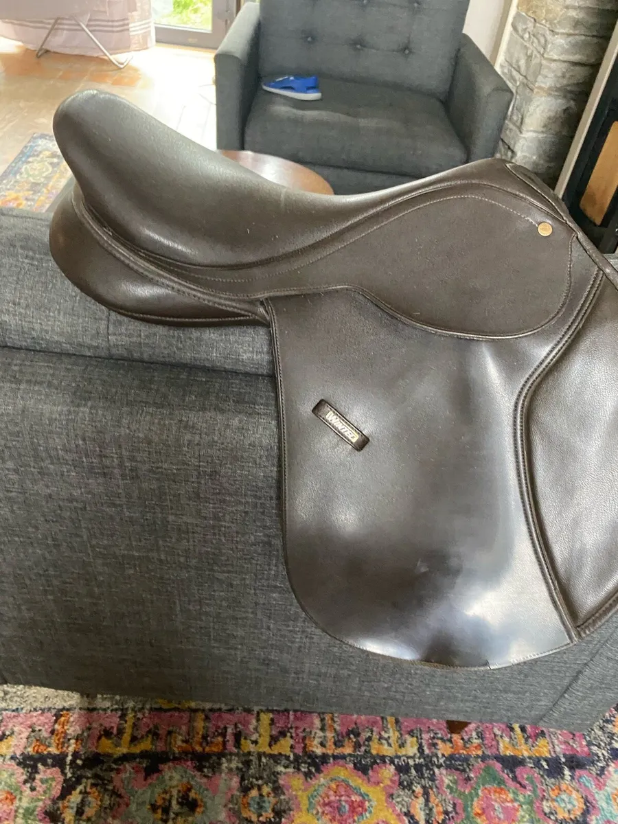 Brown Wintec 17.5 inch jump saddle - Image 2