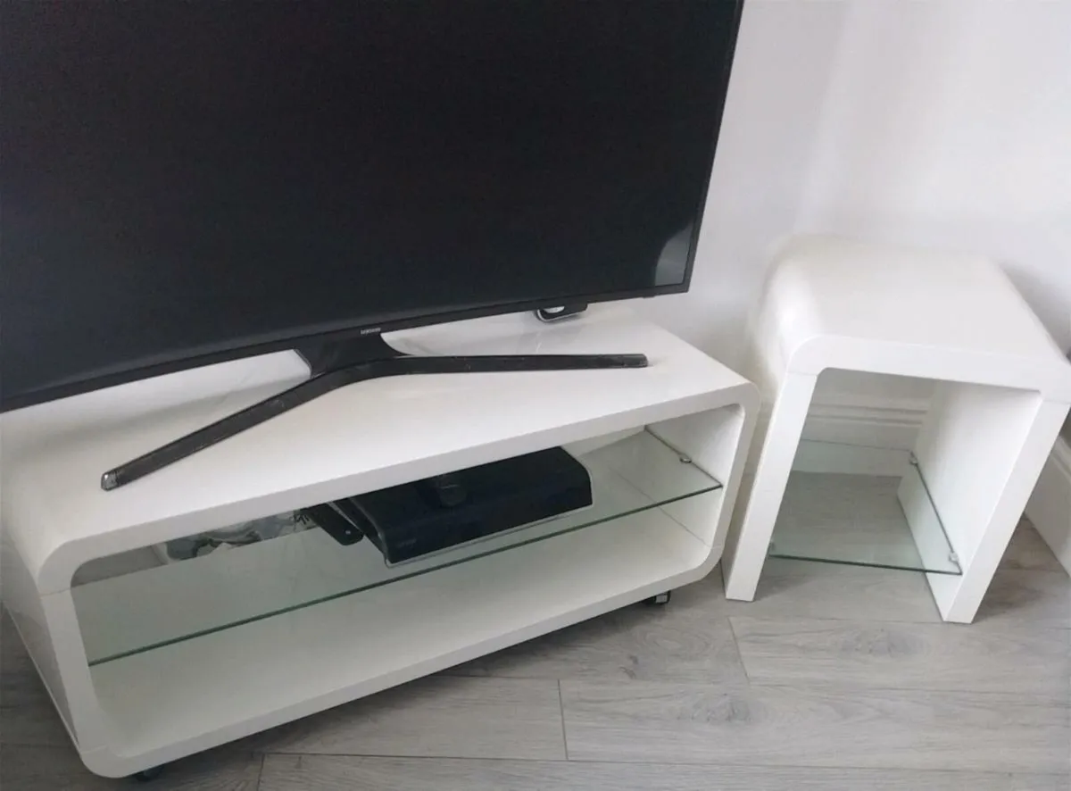 Television unit and lamp table - Image 4