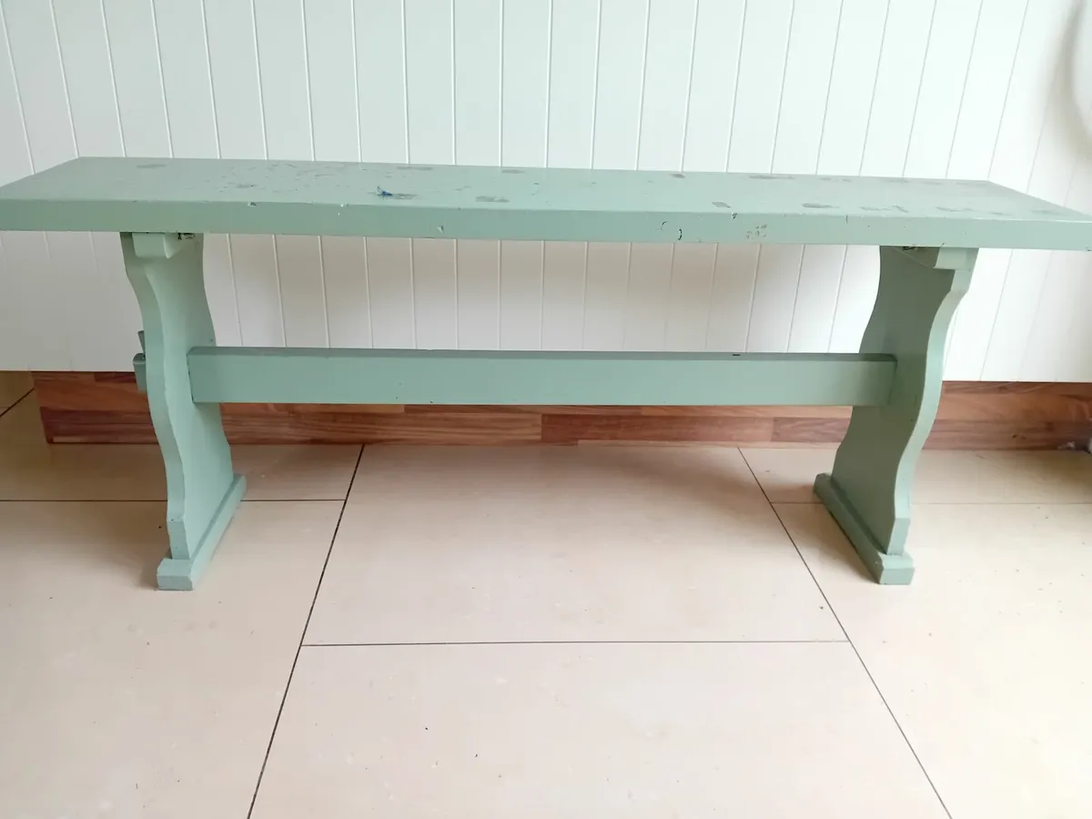 Kitchen bench