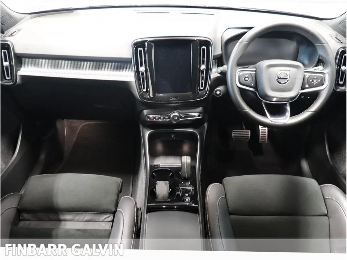 Volvo XC40 T4 PETROL PLUG IN HYBRID R DESIGN - Image 4
