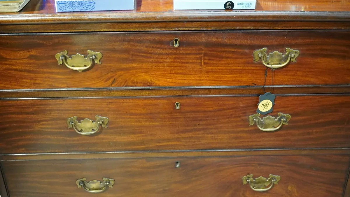 🪵 Antique Mahogany Chest of Drawers – Georgian St - Image 4