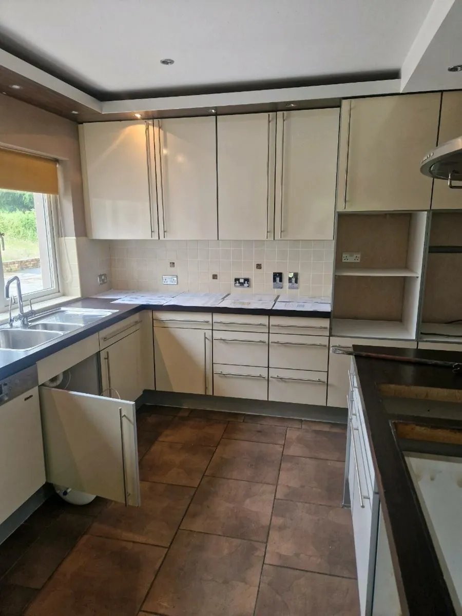 Kitchen - Image 2
