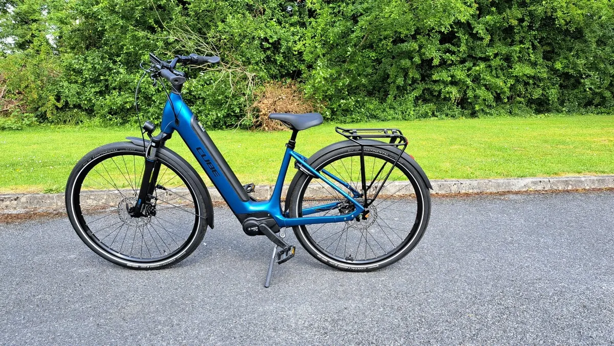 Cube Supreme Hybrid Deluxe One - Image 1