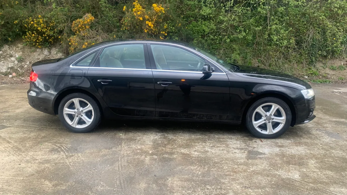 Audi A4 2.0 TDI FULL LEATHER ! - Image 2