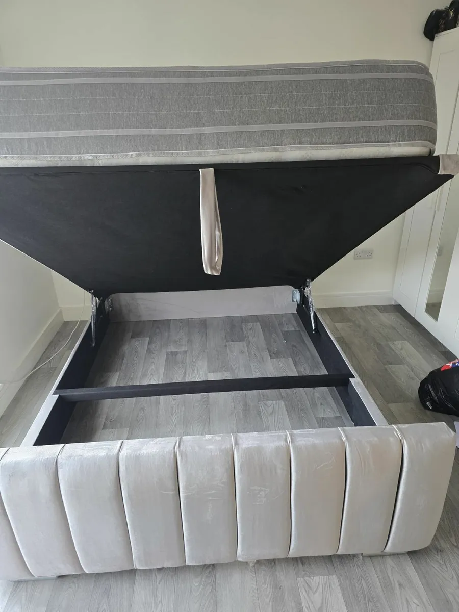bed - Image 3