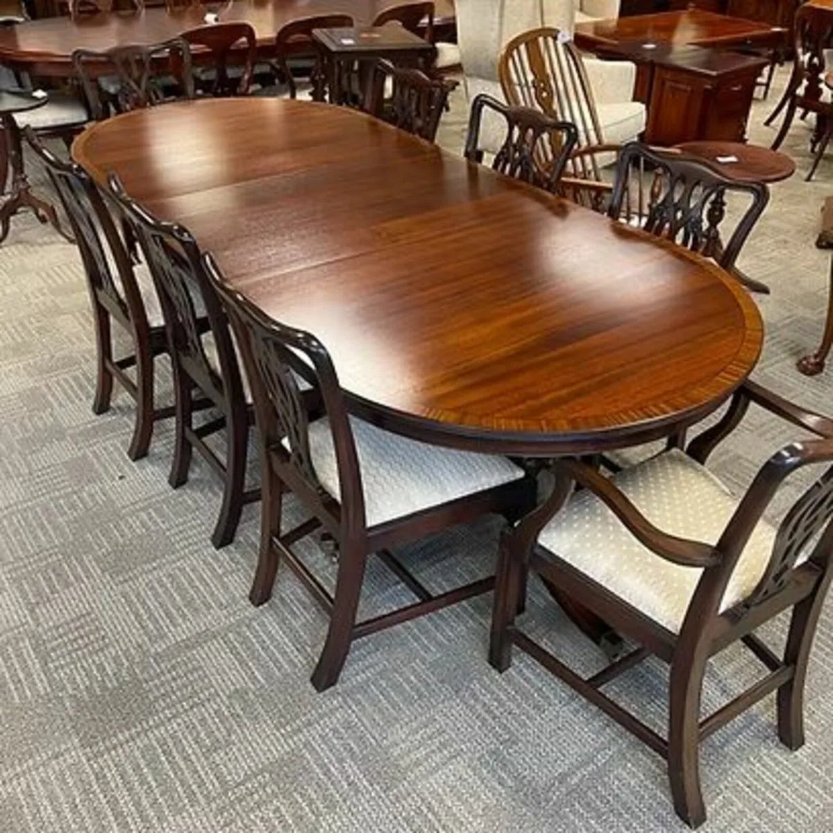 Fabulous mahogany regency style dining table & 8 c