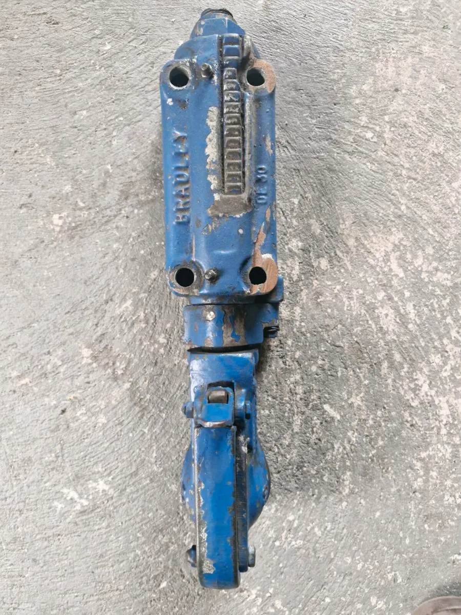 Trailer Hitch - Damper - Image 1