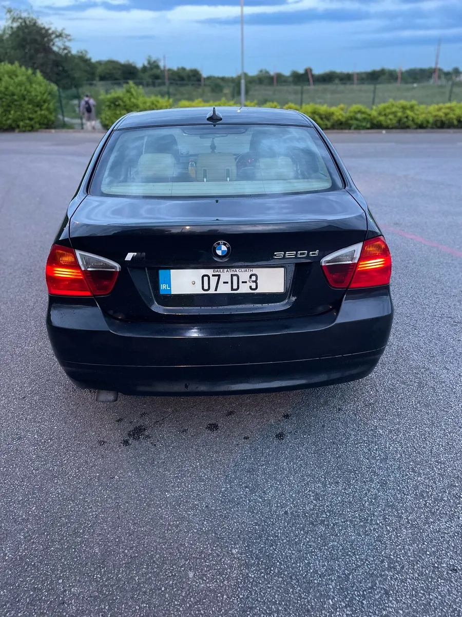 BMW 320D Automatic - Image 2
