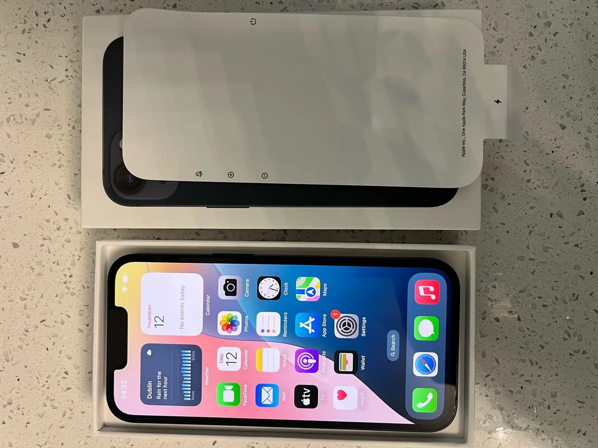 iPhone 13, Midnight, 128GB - Image 1