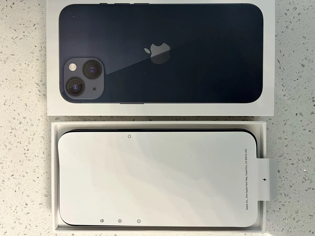 iPhone 13, Midnight, 128GB - Image 4