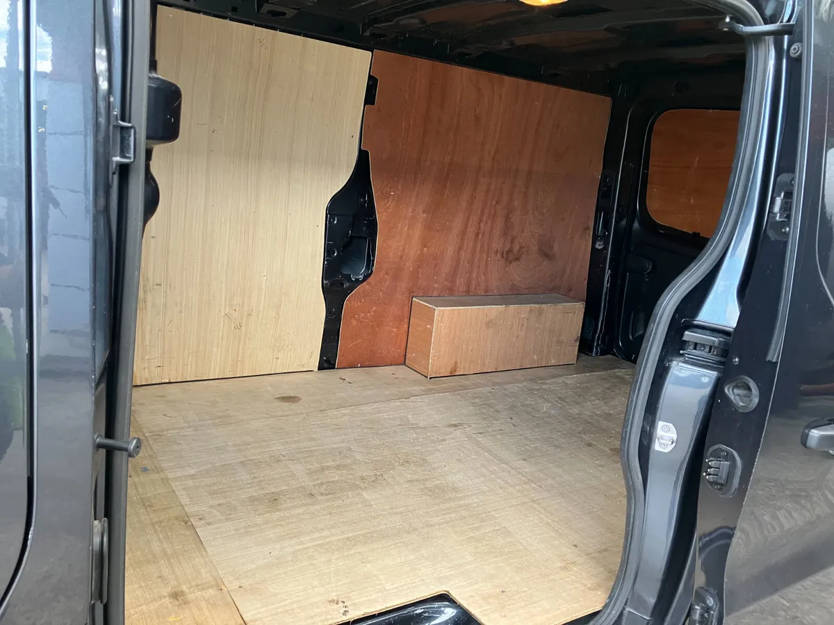 Renault Trafic 2022 - Image 3