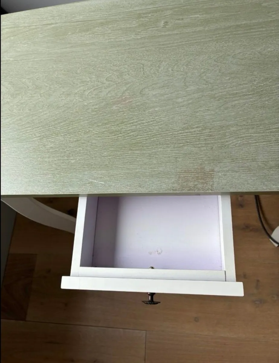 Console Table - Image 3