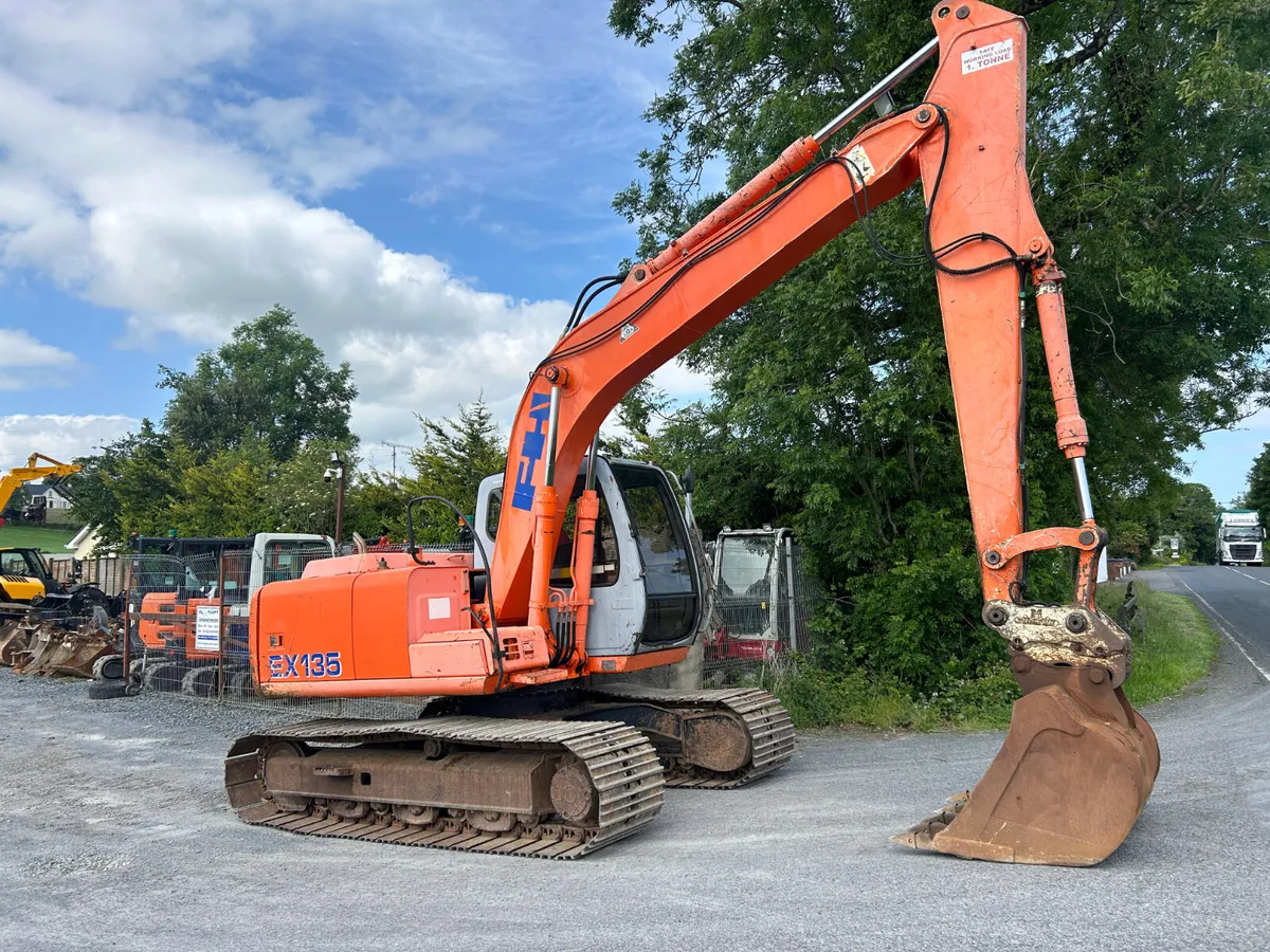 Fiat Hitachi EX135 Year 2003 - Image 4