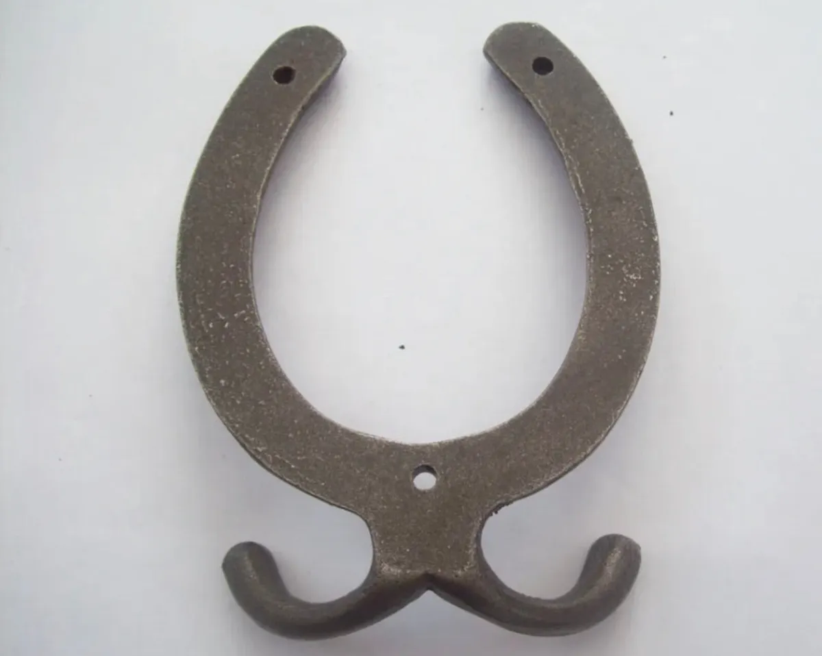 Vintage Style Cast Iron Small Horse Shoe Coat Hook - Image 2
