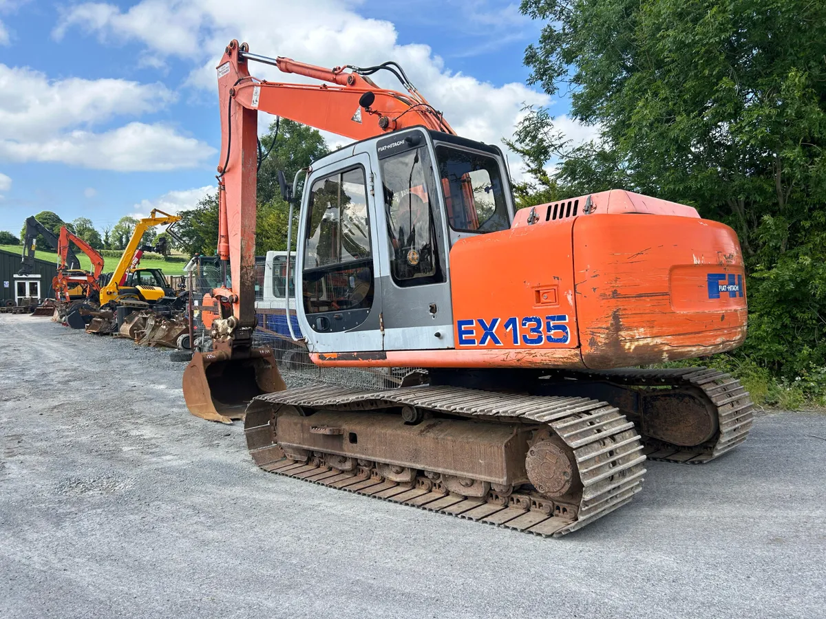 Fiat Hitachi EX135 Year 2003 - Image 3