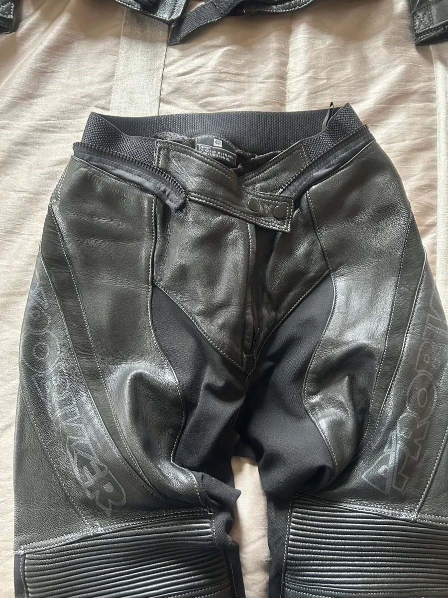 Motorbike leathers - Image 2