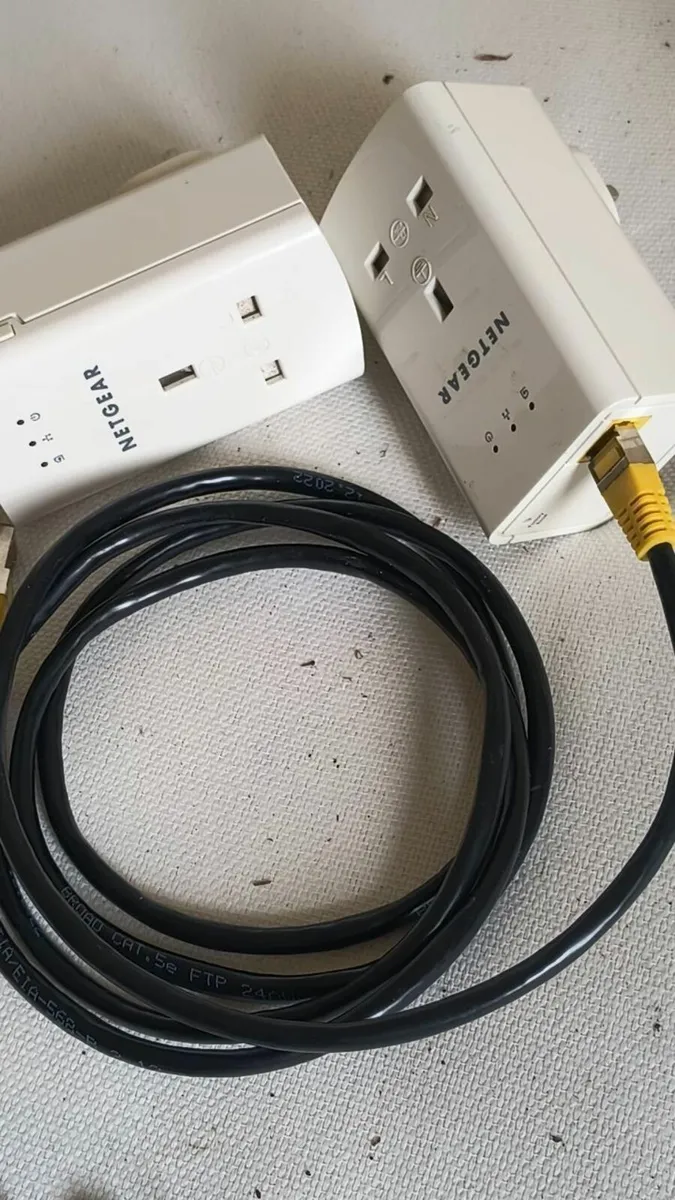 NETGEAR WiFi Range Extender Network 2 adapter! - Image 3