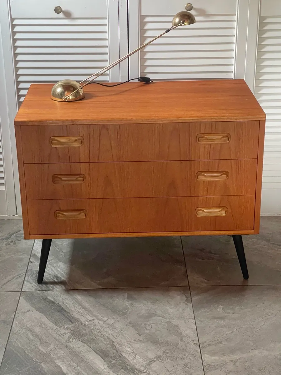 Mid century G Plan chest - Image 1