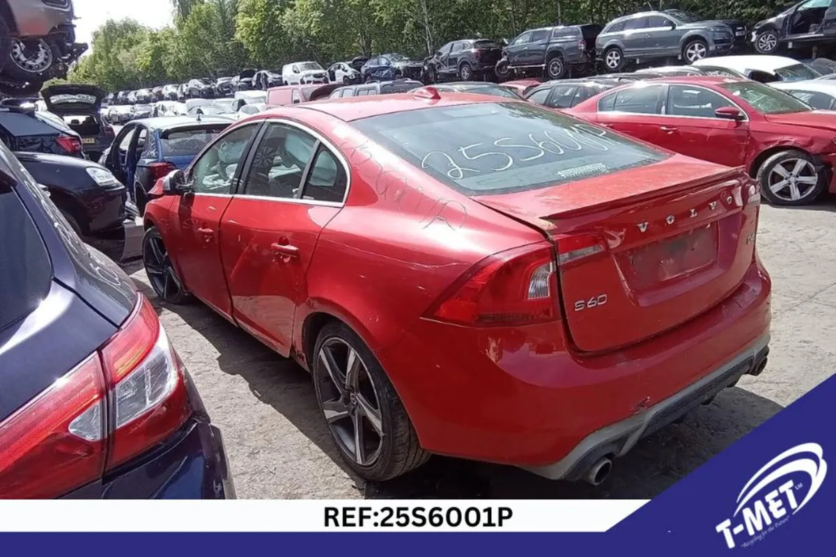 2015 VOLVO S60 BREAKING FOR PARTS - Image 3