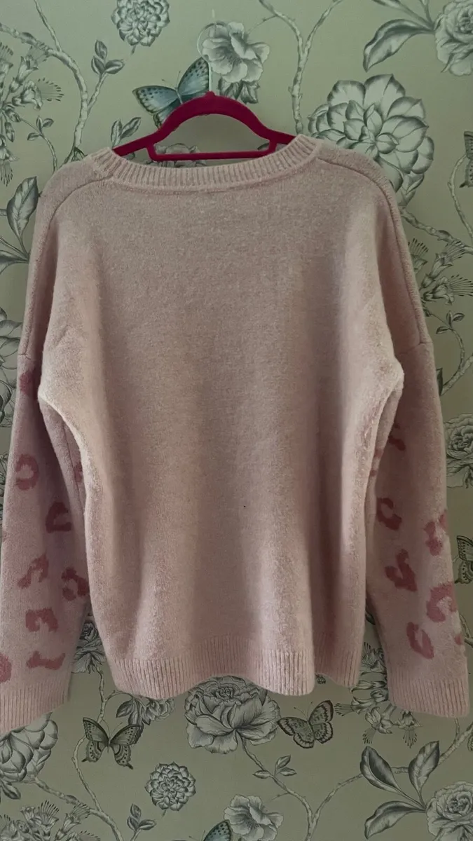 Pink jumper large - Image 3