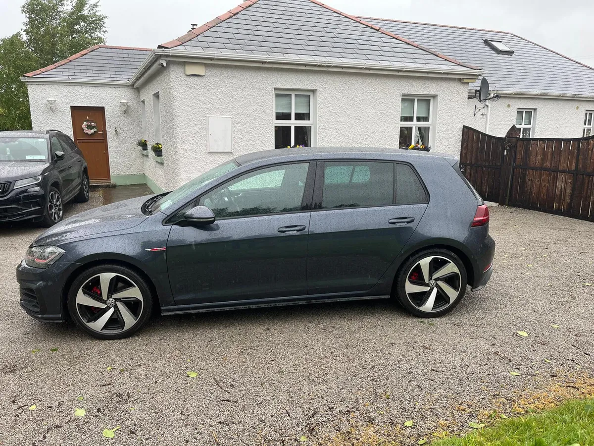 VW Golf GTI 230HP 7.5 Performance Pack Manual - Image 2