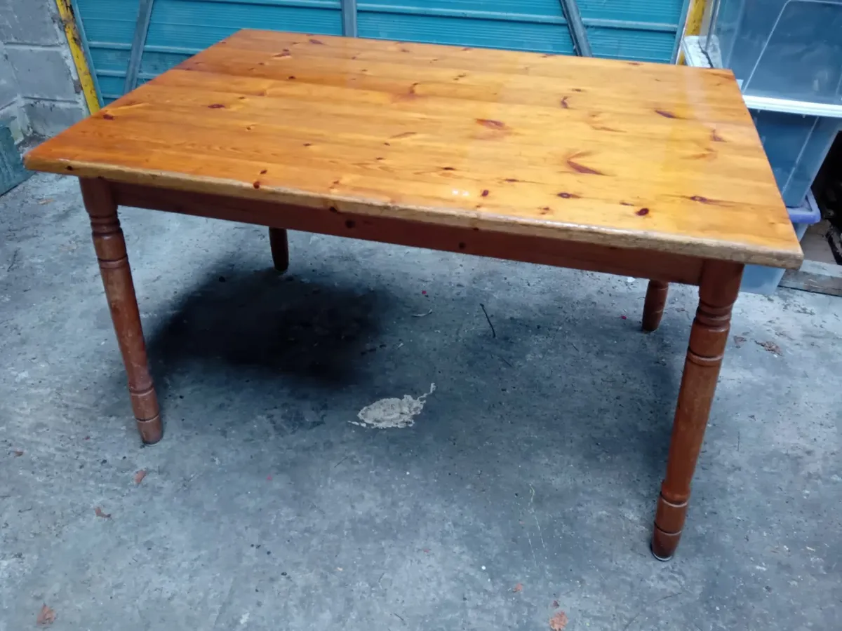 Kitchen  table