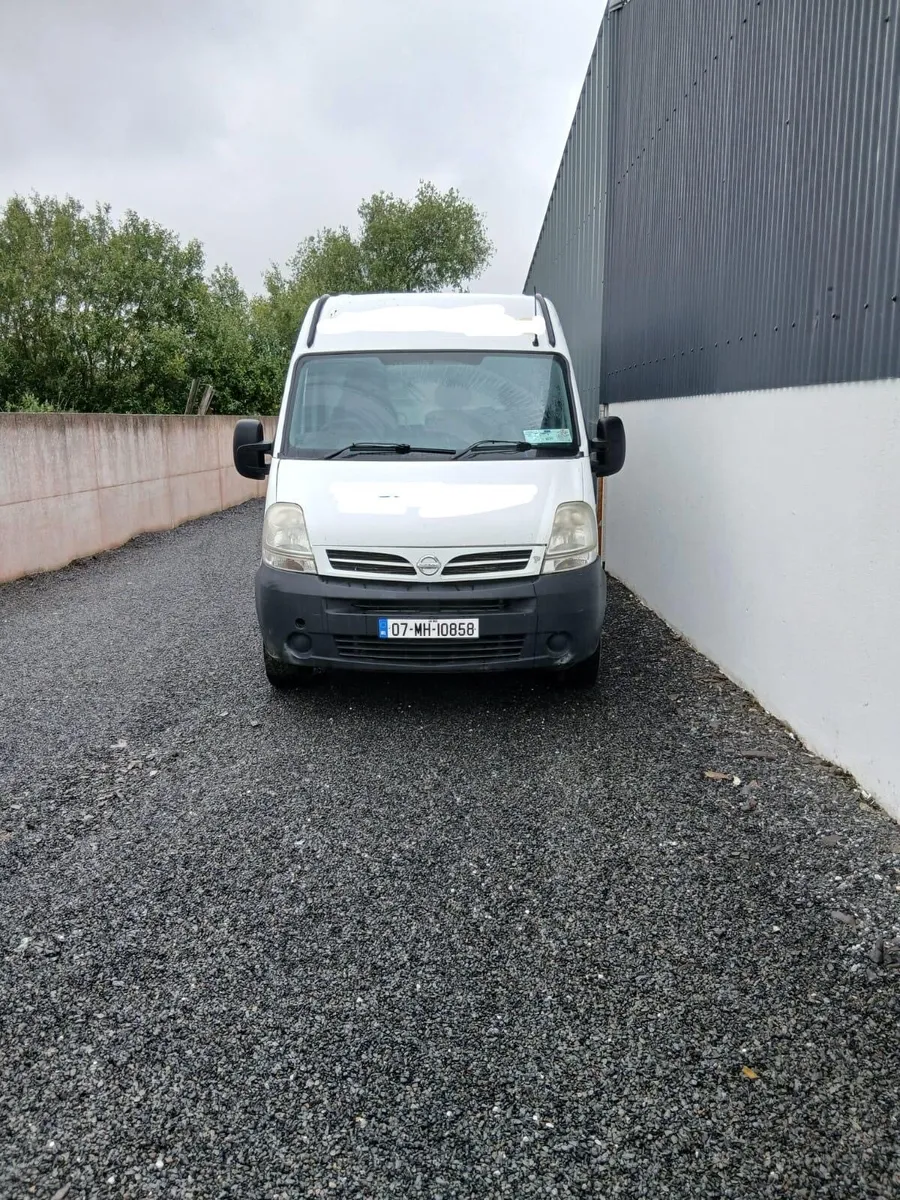 Nissan interstar
