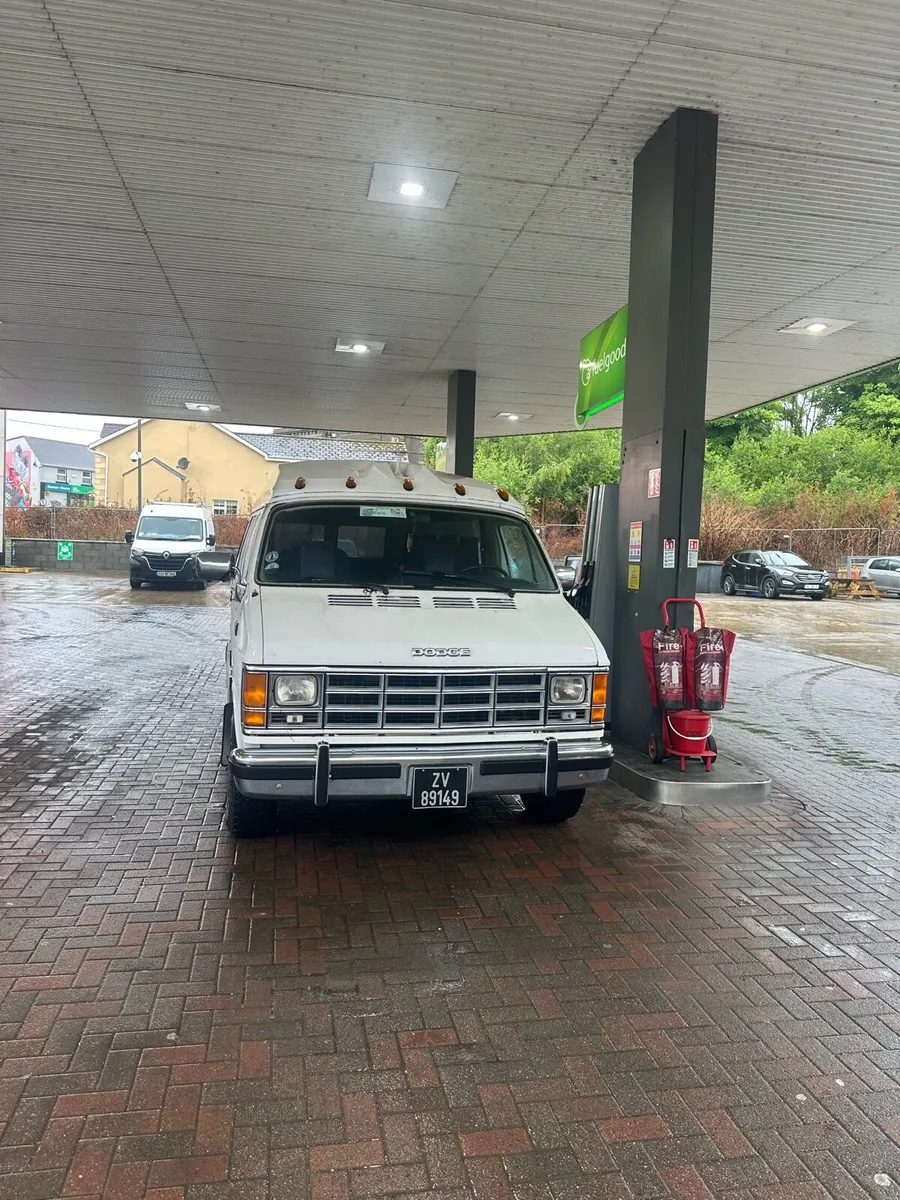 Dodge Dayvan v8 (big price drop, need gone) - Image 1