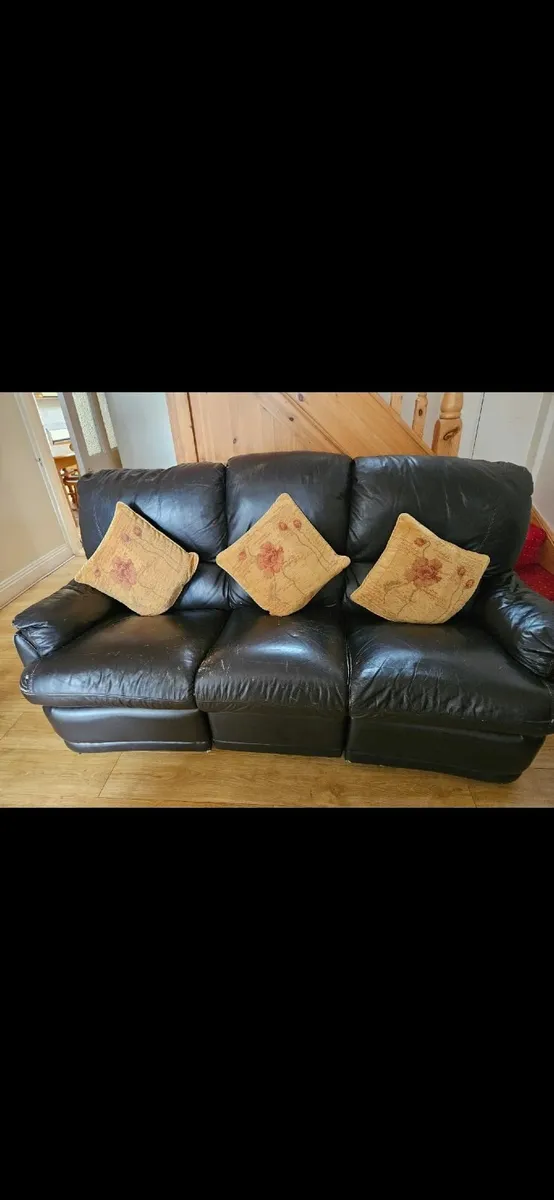 3 seater leatherette couch