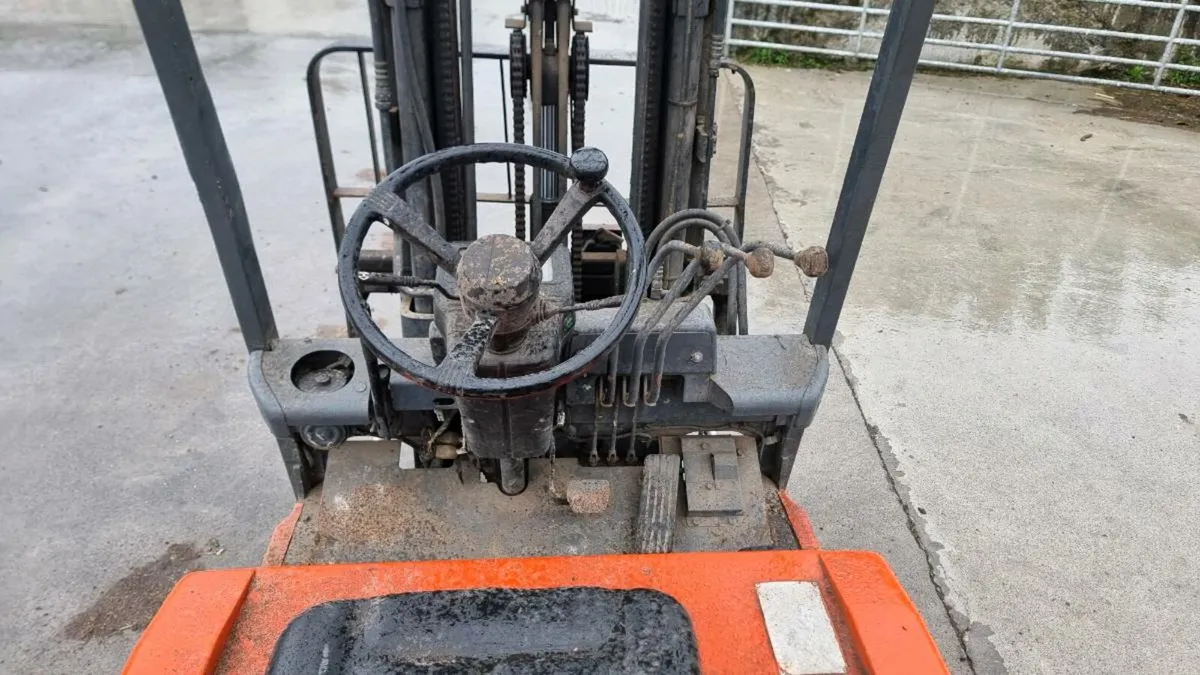 Toyota Electric Forklift - Image 2