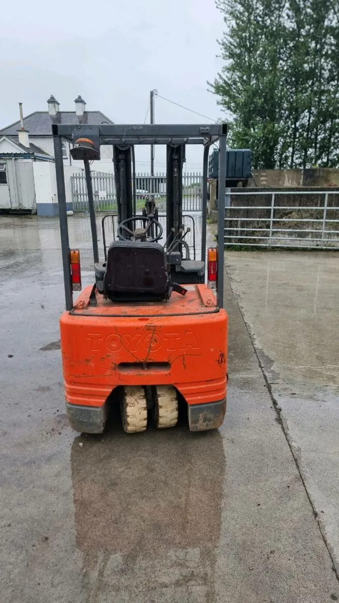 Toyota Electric Forklift - Image 3