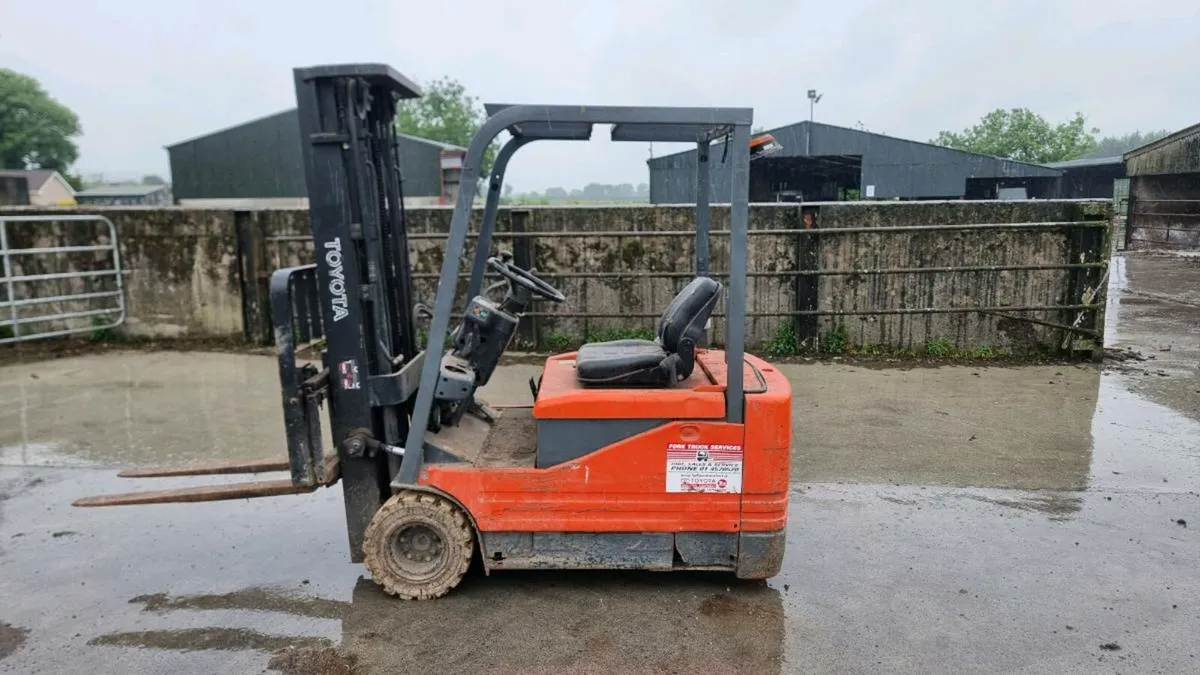 Toyota Electric Forklift - Image 1