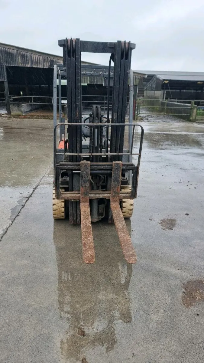 Toyota Electric Forklift - Image 4
