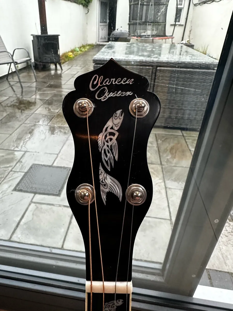 Clareen Oyster Tenor Banjo - Image 1