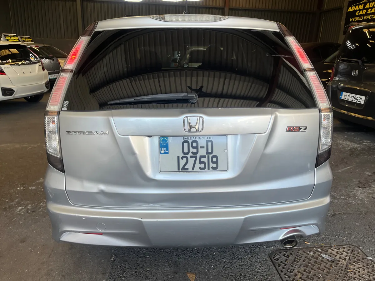 Honda Stream 2009 automatic - Image 4