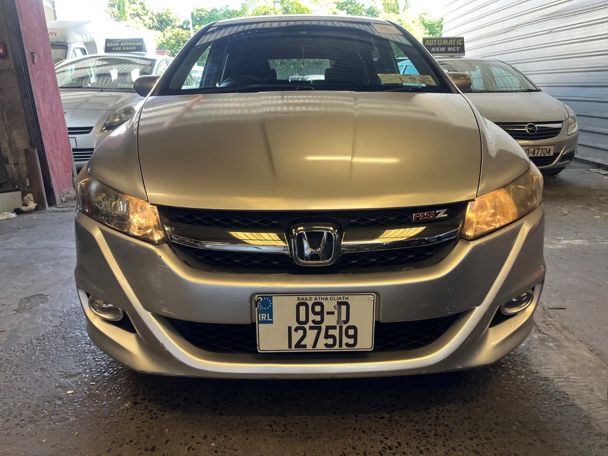 Honda Stream 2009 automatic - Image 3