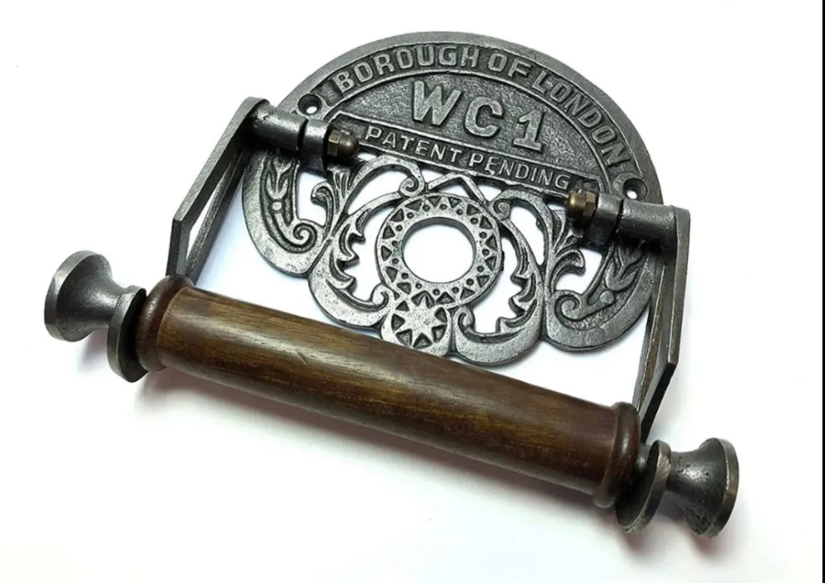 Cast Iron Retro Vintage Rustic Toilet Roll Holder - Image 1