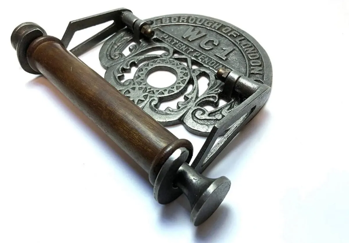 Cast Iron Retro Vintage Rustic Toilet Roll Holder - Image 2
