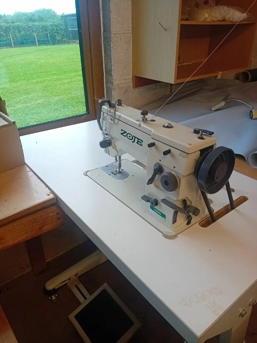 Sewing machine - Image 2