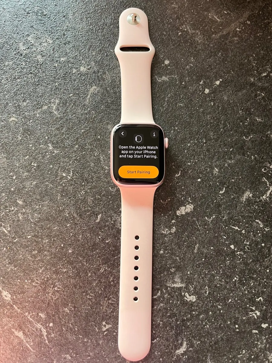 Apple watch - Image 1