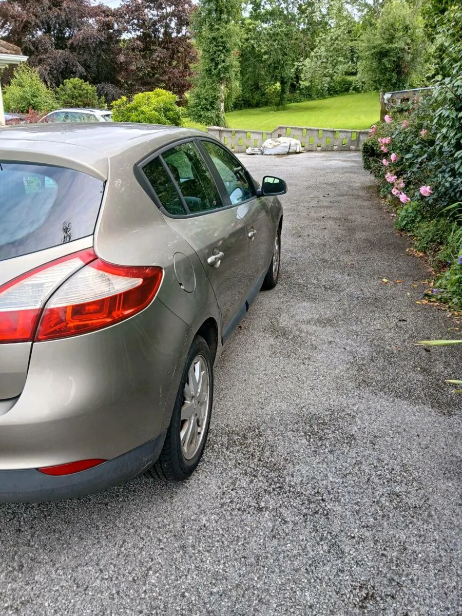 Car - Image 1