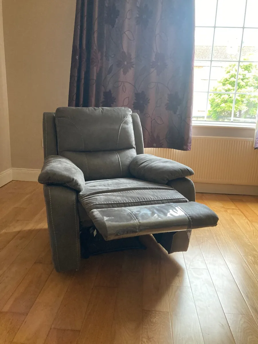 SOFA AND ARMCHAIR - Image 3