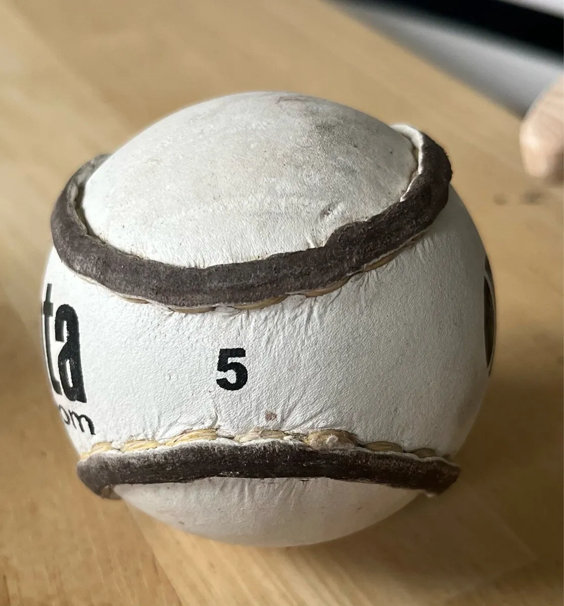 Hurling Sliotars - Image 3