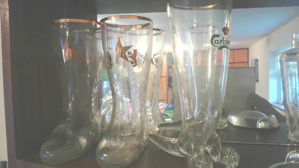 Collection of unusual glasses - Image 4