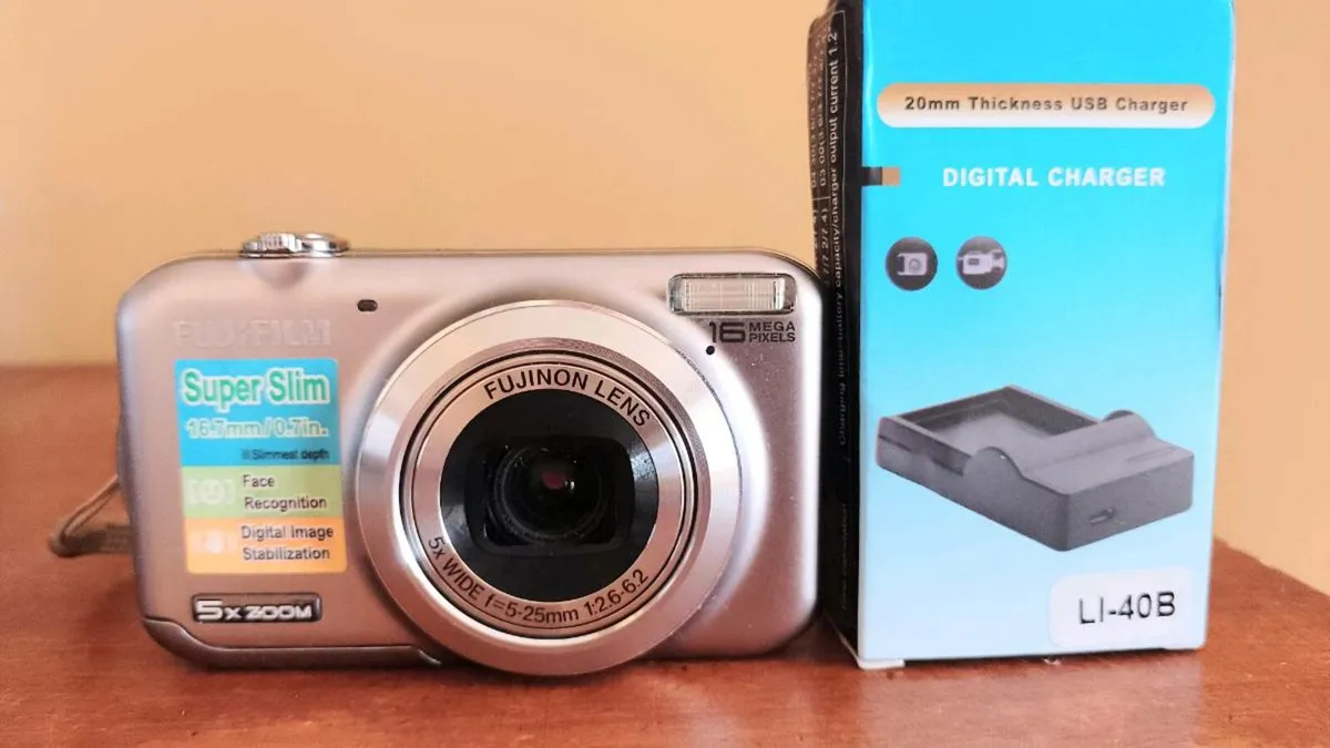 Fuji Finepix digital camera. - Image 1