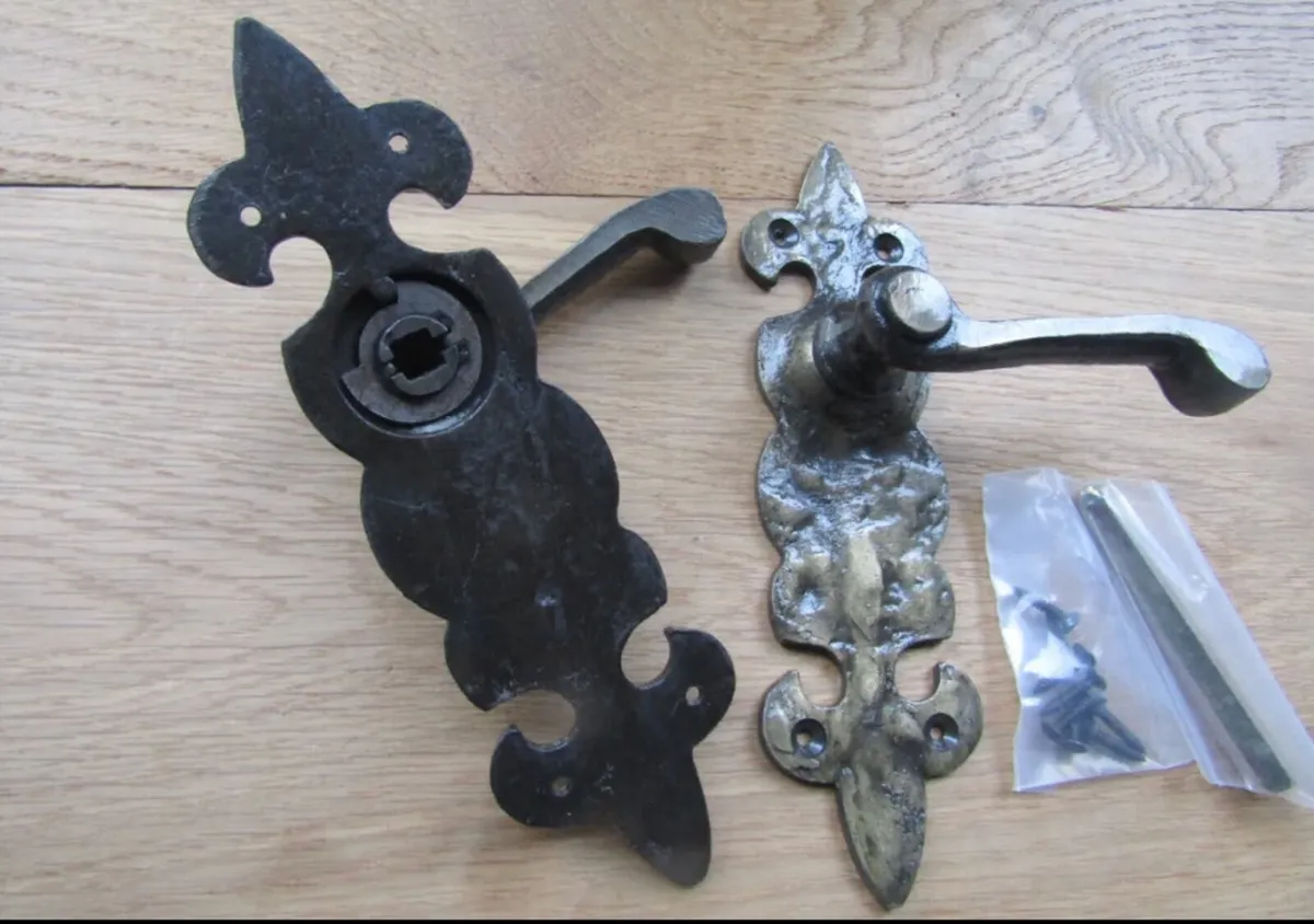 2 x Cast Iron Lever Mortice Retro Door Handles - Image 2