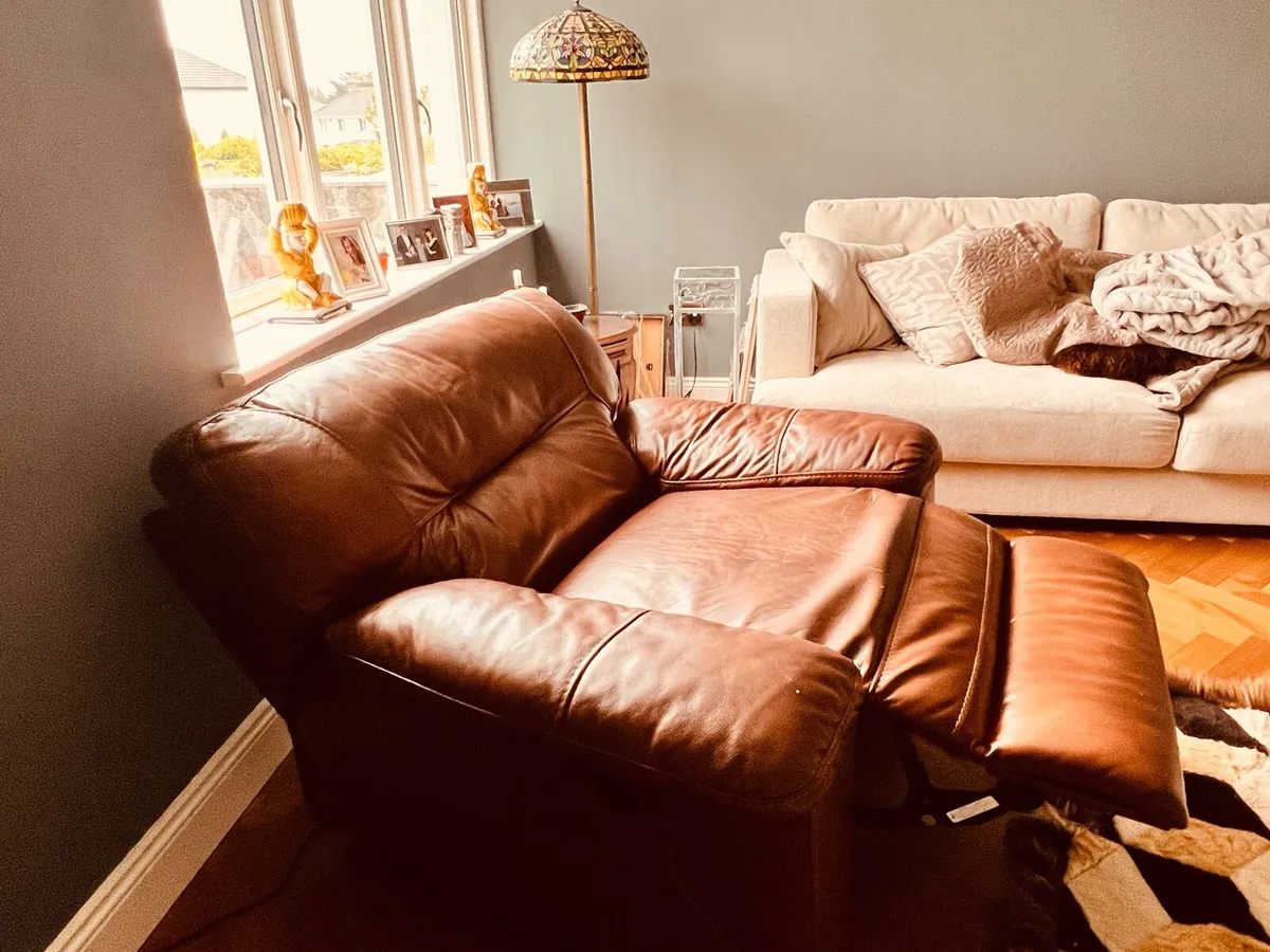 Electric Reclining Chair - Image 4