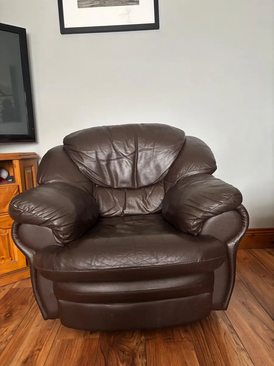 3 Seater Leather Couch + 2 Leather Armchairs - Image 1
